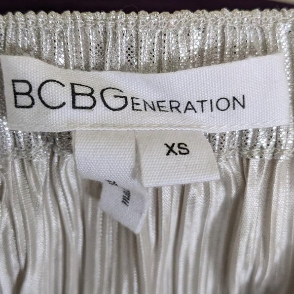 BCBGeneration Metallic Silver Pleated Mini Skirt with Side Pockets - size XS - Picture 6 of 8